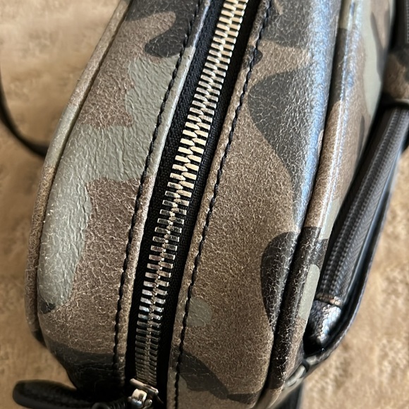 G.I.L.I Leather Camoflauge Crossbody Bag with Wallet - Picture 16 of 16